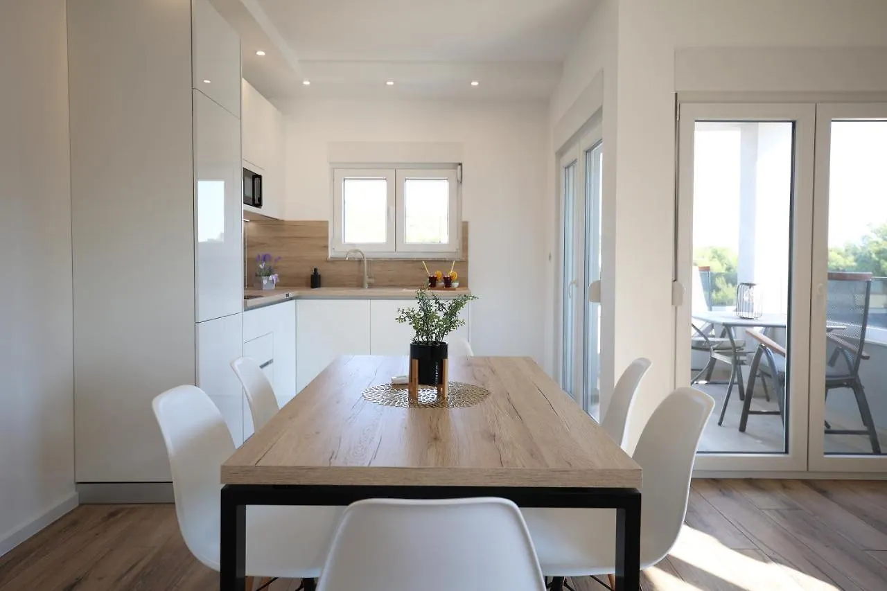 Apartment Apartmani Kiara Drage Croatia