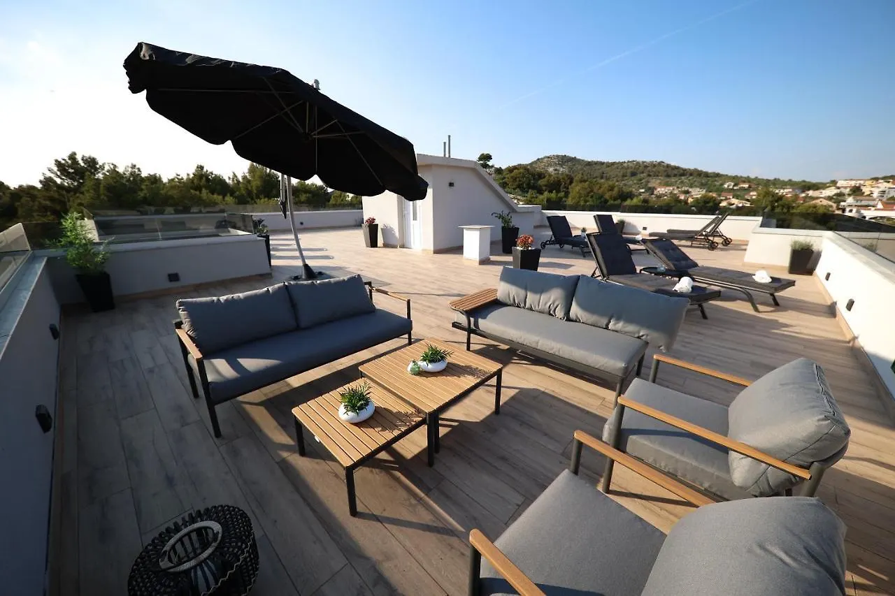 Apartmani Kiara contacts